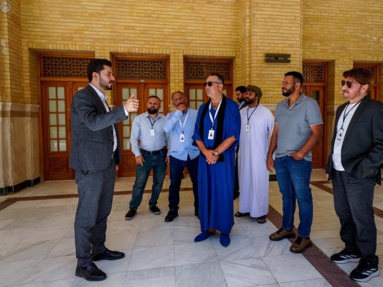 بازدید شاعران جشنوارۀ رسول اعظم از آستان