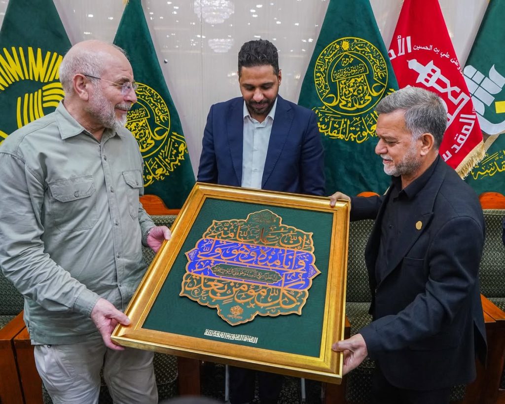 تشرف رئیس مجلس ایران به زیارت حرم