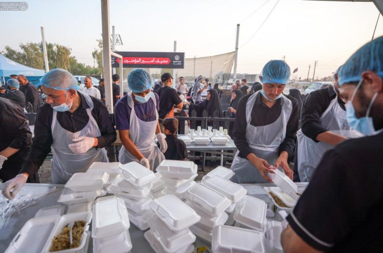 خدمت‌رسانی به عزاداران پیامبر