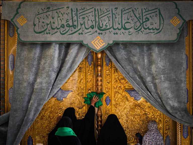 پناه بی‌پناهان است علی بن ابی‌طالب (علیه‌السلام)