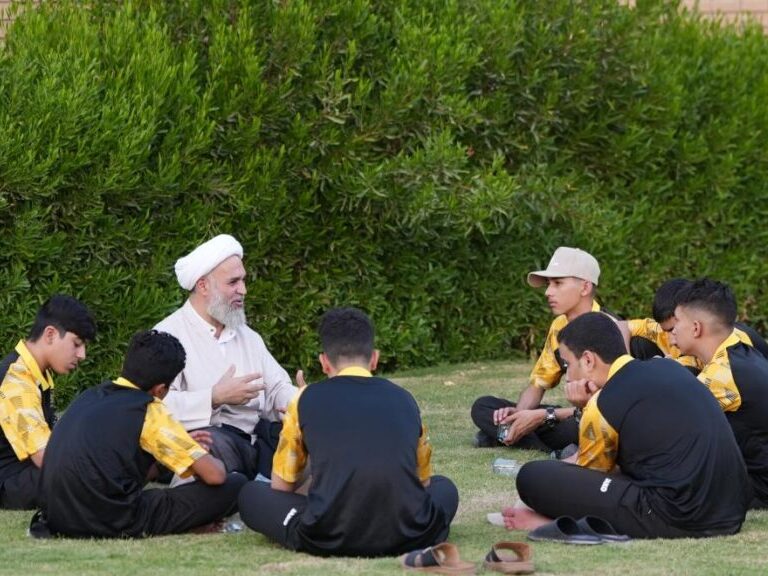 نوجوان علوی فرزندان خادمان