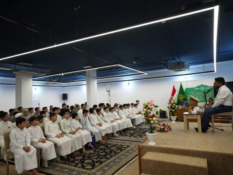 مسابقۀ قرآنی دانش‌آموزان ممتاز دارالقرآن آستان