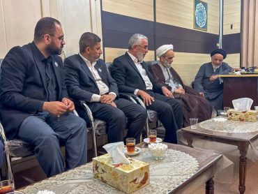 حضور تولیت آستان مقدس علوی در دفتر آیت‌الله سیستانی در مشهد