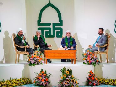 برگزاری نشست علمی نبوی در حرم مطهر علوی
