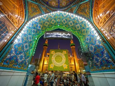 شکوه جشن میلاد پیامبر رحمت در حرم مطهر علوی