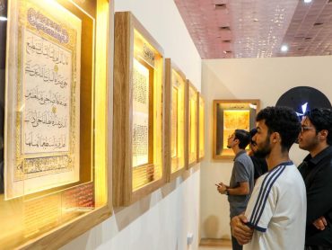نمایش نسخه‌های خطی نفیس موزه آستان مقدس علوی در نمایشگاه کتاب بغداد