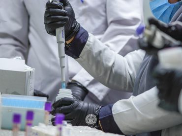 برگزاری دوره آشنایی با فناوری پی‌سی‌آر (PCR) و کشف دی‌ان‌ای (DNA) توسط مرکز زیست‌فناوری آستان مقدس علوی