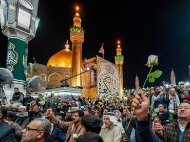 جشن و سرور مجاوران و زائران علوی در شب میلاد حضرت پدر