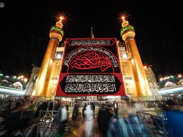 پرچم عزا در حرم امیرالمؤمنین علیه‌السلام برافراشته شد