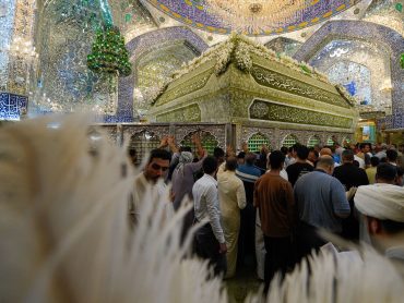 عطر حضور عاشقان نبوی در حرم مطهر علوی