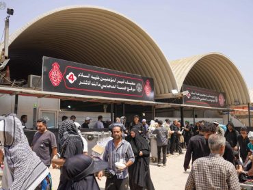 زائران اربعین در دارضیافه مالک اشتر