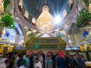 ضریح مطهر امیرالمؤمنین در روز زیارتی ایشان