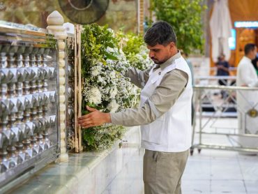آغاز گل‌آرایی صحن و سرای حرم امیرالمؤمنین علیه‌السلام در آستانه عید ولایت