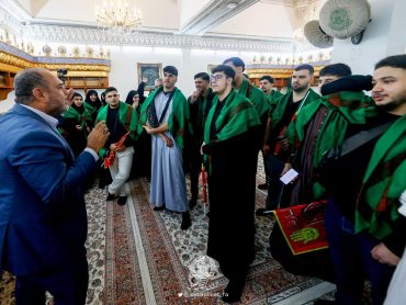 تشرف هیئتی از اساتید و دانشجویان دانشگاه برلین به زیارت مرقد امیرالمؤمنین علیه‌السلام