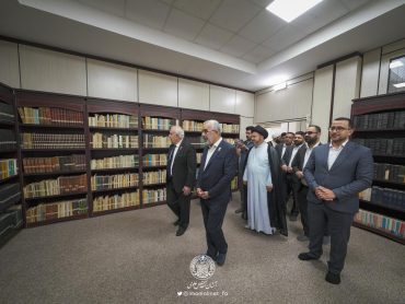 شامل 15 هزار عنوان کتاب؛ خاندان آل‌یاسین کتابخانه خود را به آستان مقدس علوی اهدا کرد