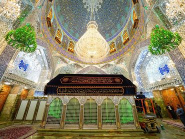 نصب کتیبه‌های فاطمیه در حرم مطهر علوی