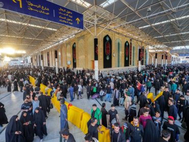 خدمت رسانی۱۴۰۰ خادم افتخاری به زائران حرم مطهر علویدر شب‌های قدر و شهادت امیرالمؤمنینعلیه‌السلام