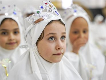 جشن تکلیف ۵۰۰ دختر اهل موصل عراق به همت آستان مقدس علوی
