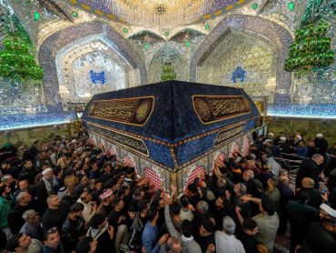 حضور خیل عظیم عزاداران فاطمی در جوار حرم ملکوتی امیرالمؤمنین علیه‌السلام