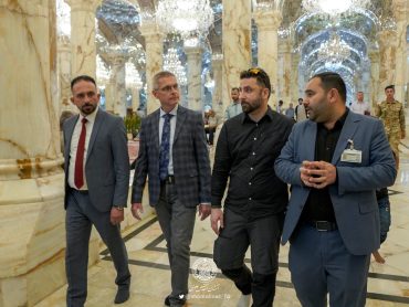 ادای احترام سفیر لهستان به بارگاه علوی