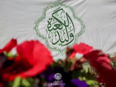 آذین‌بندی صحن و سرای علوی با انواع گل‌ها به مناسبت سیزده رجب