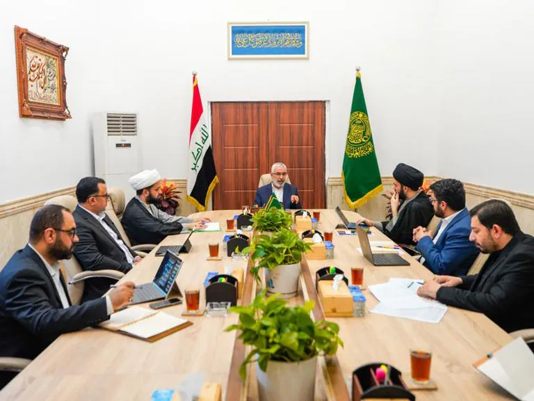 نشست ارزیابی تولیت آستان مقدس علوی با تیم تخصصی طرح «هزارسالگی حوزۀ علمیۀ نجف اشرف»